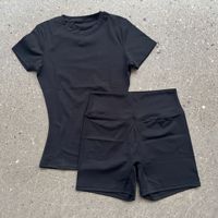 Ensemble de yoga pour femmes personnalisé à séchage rapide, t-shirt à manches courtes, short ajusté, respirant, 75% nylon, 25% élasthanne, vêtements de fitness