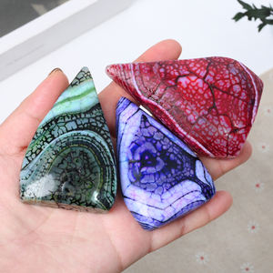 Decorazioni in Cristallo all'Ingrosso, Sculture di Fiamme in Agata Colorata per Decorazione Casa - Product Image 1