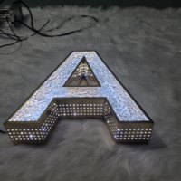 Enseigne lumineuse diamantée avec lettres LED perforées latéralement, enseigne publicitaire, logo, lettres lumineuses LED, enseigne étanche IP65