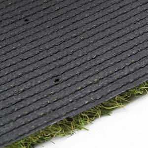 Césped sintético Césped artificial Paisajismo Césped artificial duradero Balcón Césped Vrey suave para patio de recreo - Product Image 5