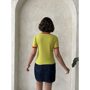 Camiseta de Manga Corta para Mujer Topshow, Color Rojo Escarlata, Bordada, con Bloques de Color, Mezcla de Algodón y Poliéster, para Uso Casual y Venta al Por Mayor - Product Image 4