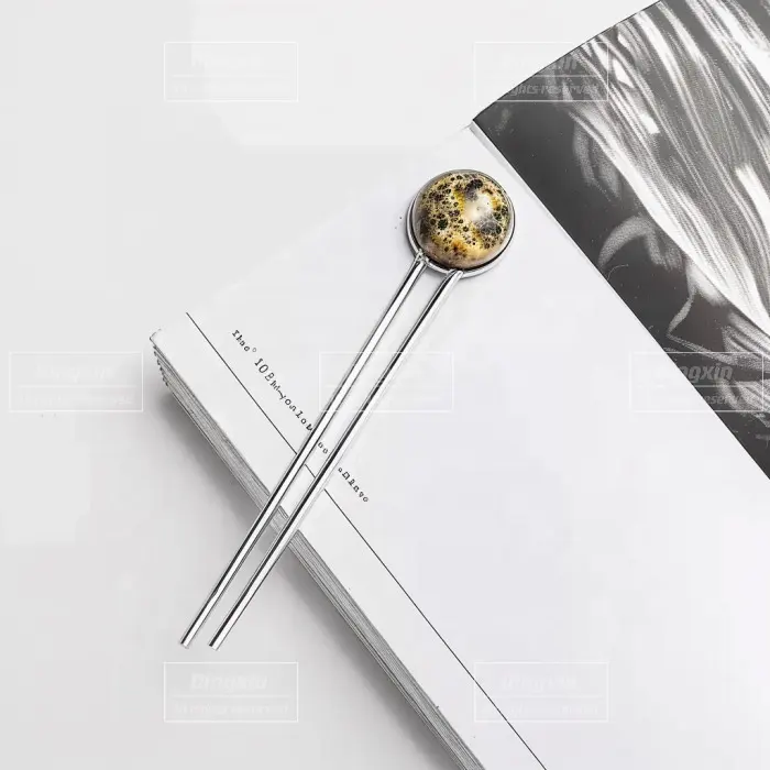Marque-page en métal personnalisé en usine avec logo de toute forme de couleur or et argent avec bijou, vente en gros de festival de livres promotionnels
