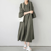 Gaun kemeja maxi kasual wanita dengan kancing, kerah bulat, lengan lonceng, potongan longgar, saku samping, tekstur kerut, untuk liburan musim panas di pantai