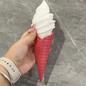 Modèle de cornet de gaufre artificiel de 22 cm (8,6 po) couleur chocolat et vanille, pour la présentation en chariot alimentaire, la publicité et le jeu - Product Image 6