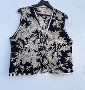Chaleco acolchado de algodón hecho a mano para mujer, chaleco con cuello en V y Parte delantera abierta con estampado Floral, cómodo diseño Dori, ropa de calle informal corta - Product Image 3
