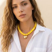Collier Pendentif Cœur Perlé Coloré en Résine Acrylique Fait Main – Chaîne de Clavicule pour Usage Quotidien – Accessoire Tendance