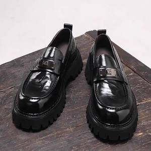 Chaussures décontractées pour hommes de style nouveau, à semelle épaisse, en cuir véritable, confortables et respirantes, chaussures pour hommes tendance - Product Image 1