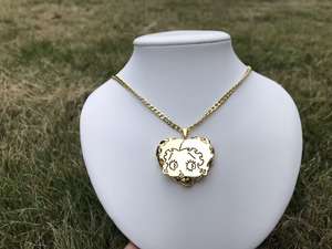 사용자 정의 만화 목걸이 18K 금도금 스테인레스 스틸 만화 펜던트 목걸이 개인화 된 패션 체인 보석 도매 - Product Image 4