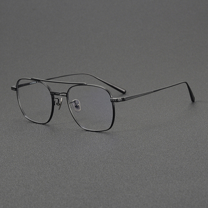 กรอบแว่นตาไทเทเนียมสีทองบางเฉียบ ดีไซน์ทันสมัย แบบเต็มกรอบ สองบริดจ์ ทรงสี่เหลี่ยมคู่ คุณภาพสูง แว่นสายตาสั่งตัดได้ - Product Image 4