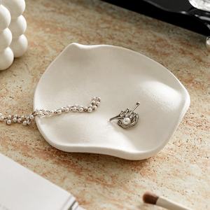 European American Style <strong>Ceramic</strong> Decorative Trays Personalized <strong>Jewelry</strong> Storage <strong>Box</strong> for Rings Elegant Entrance Desk Ornaments - Product Image 2