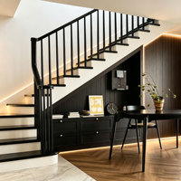 Pièces d'escalier en bois massif de style minimaliste moderne |   Colonnes et marches d'escalier pour villas, hôtels et hôpitaux |   Écologique et durable