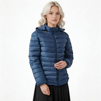 Veste matelassée pour femme, à capuche, légère, chaude, matelassée, manteau d'hiver, coupe ajustée, parka rembourrée pour un usage décontracté en plein air, logo personnalisé