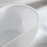 Baignoire ovale autoportante en acrylique, style minimaliste moderne, pour salle de bain moderne