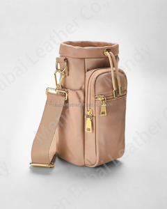 حقيبة حاملة لزجاجات المياه عالية الجودة مخصصة حقيبة نايلون متقاطعة مع الجسم حقيبة زجاجة ماء خفيفة الوزن مع حزام كتف للخارج - Product Image 6