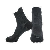 Chaussettes de sport antidérapantes Chaussettes de course à mi-tube pour marathon pour filles Chaussettes de course à pied pour badminton