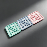 Étiquettes en silicone 3D personnalisées haut de gamme, étiquettes de vêtements, patchs en silicone à transfert thermique, lavables pour hauts, pantalons et robes