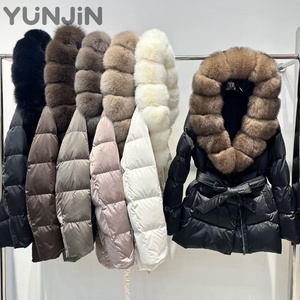 Manteau élégant pour <span class=keywords><strong>femme</strong></span> avec grande capuche en vraie fourrure de renard, <span class=keywords><strong>doudoune</strong></span> <span class=keywords><strong>mi</strong></span>-<span class=keywords><strong>longue</strong></span> de luxe en duvet de canard, parka épaisse ceinturée pour l'hiver et la neige - Product Image 1
