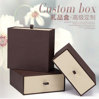 Boîte cadeau de luxe personnalisée avec logo, texture suédée, emballage pour ceinture, estampage à chaud et gaufrage pour marque de bijoux de mode