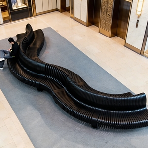 Y870A Banco Moderno en Forma de Arco para Espacios Comerciales, Asientos de Madera y Hierro Resistentes para Centros Comerciales, Tiendas Minoristas y Áreas Públicas - Product Image 5