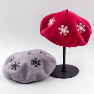 Boina Francesa con Bordado Personalizado de Copos de Nieve, Estilo Invernal, para Dibujantes y Artistas, Boina de Lana Vintage para Mujer - Product Image 1