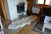Tapis en peau de mouton double face blanc naturel, style scandinave, fait main, couleur unie, confortable, adapté aux animaux domestiques, à poils moyens, doux, tapis de grande surface