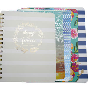 สมุดบันทึกแบบสันเกลียวลายสวนดอกไม้ A5 สมุดปกแข็งสวยงาม มีเส้นบรรทัด สำหรับจดบันทึกและวางแผน - Product Image 3