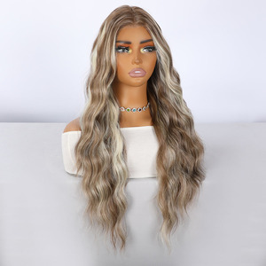 2026 TIKTOK Tendance Explosive Perruque 13*4 Lace avec Mèches Dorées Camel Cheveux Ondulés Bouclés en Fibre Synthétique SM9204B - Product Image 3