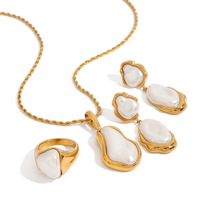 Parure de bijoux 3 pièces en acier inoxydable doré pour femme, avec collier et boucles d'oreilles en perles de forme irrégulière, collection 2026 - Product Image 2