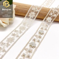 LEIXUSI 2,8 cm Bordure en dentelle florale dorée avec perles, faite à la main pour robes, coiffes et accessoires de lingerie