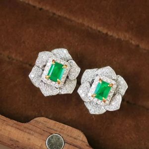 Xinfly18K Gold Flower Shape 0.4ct Natural Diamond Earrings Vivid Green 0.6ct Natural <b>Emerald</b> <b>Studs</b> for Wedding Party Trendy Gift - Product Image 1