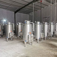 Cuve De Fermentation Vin Conique 2000l Fermenteur Réservoir De Refroidissement Veste Production De Cidre Fermentation avec pour le Vin