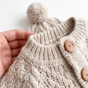 Abbigliamento Premium Biologico per Neonati, Tutina in Maglia con Texture a Rombi e Cappello Abbinato, Direttamente dalla Fabbrica - Product Image 3