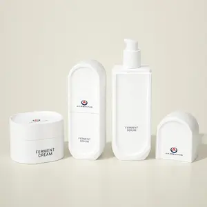 Nuovo Design personalizzato bottiglie vuote e vasetti 30ml 100ml 50g bottiglie di olio da massaggio in vetro bianco con pompa bottiglia di fondazione unica