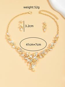 Parure de bijoux exquise et romantique en forme de goutte d'eau, avec strass en cristal, collier ras du cou et boucles d'oreilles en alliage de zinc haut de gamme, vente en gros - Product Image 6