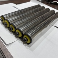 Rouleaux, pignons et tambours en acier inoxydable galvanisé pour lignes de production, disponibles sur mesure.