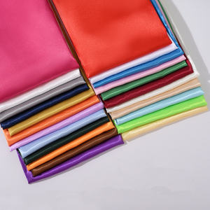 Tissu Haute Couture VALENTINO - tissu de soie - 5.80 mètres x 1,40