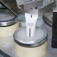Machine de remplissage automatique de gel et de pâte chauffante et mélangeuse haute précision en SUS304 pour applications cosmétiques et chimiques