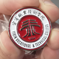 Fabricant de Guangzhou – Nouveaux badges métalliques personnalisés au design mignon avec logo, épingles de revers en émail dur avec impression sérigraphiée