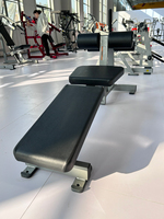 Banc de musculation inclinable ROSEN Fitness pour la musculation des pectoraux et du tronc en salle de sport commerciale