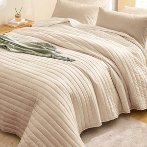 Ensemble de literie matelassé beige crème, style moderne minimaliste, avec motif gaufré à bulles, toucher doux, respirant, 90 g/m² - Product Image 2