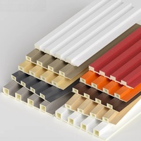 Panneau mural rainuré en WPC plastique imperméable et ignifuge au design moderne, grain de bois 3D, décoration bois, installation facile, appartements, hôtels