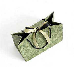 Bolsa de Papel Kraft Ecológica de Lujo Personalizada de Alta Gama, 25*12*20cm, para Ropa, Hecha a Mano - Product Image 2