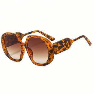 Lunettes de soleil carrées surdimensionnées irrégulières élégantes de style vintage 2022 pour femmes - Product Image 4