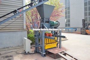 Machine à fabriquer des blocs de ciment creux QT4-35, prix compétitif, machine simple pour la fabrication de briques solides, à vendre - Product Image 3