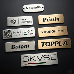 Badge d'identification personnalisé en métal pour employés d'hôtel - Product Image 3