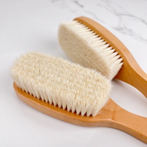 Brosse à cheveux démêlante antistatique en bois de hêtre de haute qualité avec long manche et poils de chèvre pour usage domestique - Product Image 6