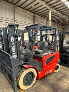 HELI Batteriebetriebener Gabelstapler 3 Tonnen 2,5 Tonnen Elektro-Gabelstapler mit 3m 6m Hubhöhe - Product Image 3