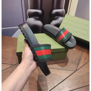 Sandalias de Plástico Personalizadas de Lujo para Hombre y Mujer, Diseño de Moda, Impermeables, Venta al por Mayor 2026 - Product Image 3