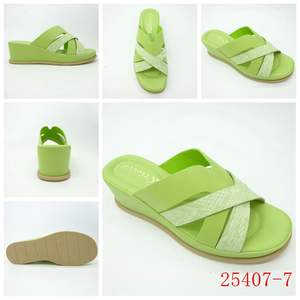 2025 nuevas zapatillas de cuñas cruzadas para exteriores de verano para mujer, sandalias transpirables y frescas de suela gruesa <span class=keywords><strong>verde</strong></span> lirio de <span class=keywords><strong>agua</strong></span> para mujer - Product Image 2