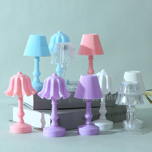 Mini lampe à huile <span class=keywords><strong>de</strong></span> Noël, Père Noël, bonhomme <span class=keywords><strong>de</strong></span> neige, lanterne à vent portable à LED pour cadeaux <span class=keywords><strong>de</strong></span> Noël, décoration intérieure et extérieure - Product Image 3